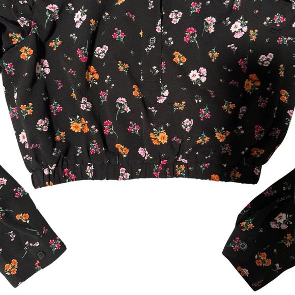 💐Floral Dream Cropped Blouse - Perfect for Fall/Winter! - Picture 4 of 8